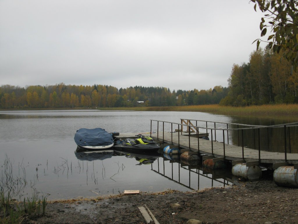 На Любимовском озере База отдыха